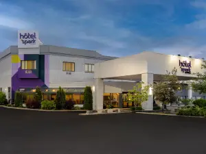 Spark by Hilton Montreal Brossard