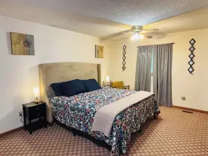 Cute Updated One-Level Living in Quiet Cul de Sac