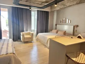 La Belle San Isidro Lofts