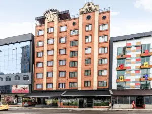 Hotel Splendor by Friends Company