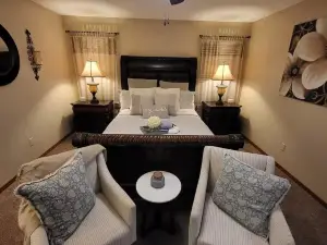 Relaxation meets comfort HERE at Redwood Inn