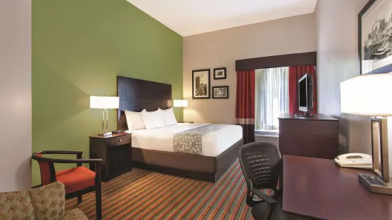 La Quinta Inn & Suites by Wyndham - Tampa South