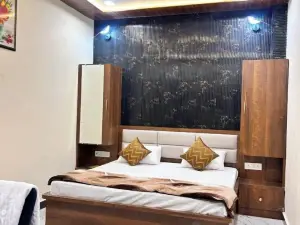 S R GUEST HOUSE