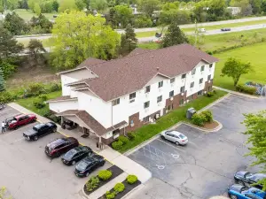 Super Inn by OYO Lansing MI