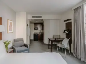 Club Quarters Hotel in Houston