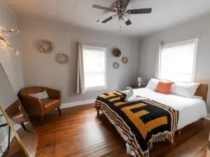 Cheerful Boho Stay - Minutes From Hospital
