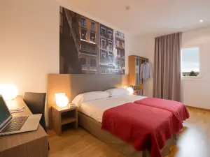 Iraipe Pamplona Hostal Auto Check-IN