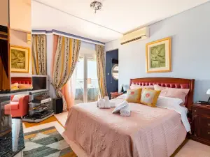 4 Bedrooms - Sleeps 10 - Pets - Pool - HotTub