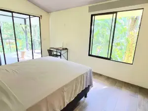 El Jardin de Playa Negra