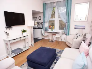 Bees Townhouse- Cupar