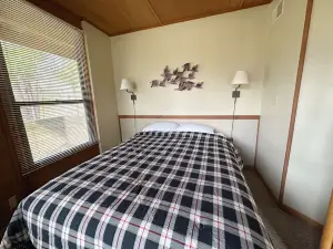 Eagle’s Landing Cabin - Eagle River, WI - 3 Bedrooms - 2 Bathrooms