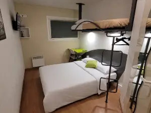 Good Night Hotel