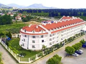 โรงแรมธุรมล์แอร์พอร์ต Lykia และสปา