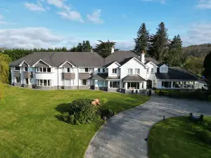 Loch Lein Country House