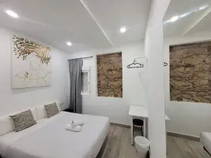 Ayz Silvela - Auto Check-in Property