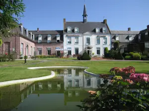 Logis Hostellerie Saint Louis
