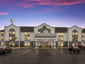 Best Western Bradbury Inn  Suites