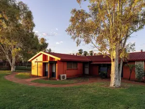The Lodge Motel, Newman