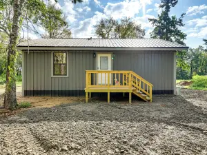 Pet-Friendly Broken Bow Cabin Near Lukfata Creek!