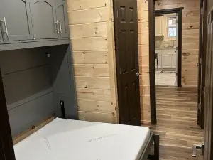 Charming 2-bedroom cabin with AC, WiFi in adorable Pittsgrove
