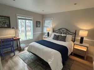 Peaceful Getaway in Lake Country