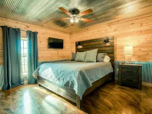 The Delta Lodge - Greenwood, MS