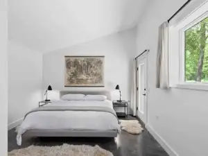 New Paltz Guest Cabin Nestled In The Woods
