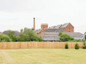 The Carre Arms Hotel & Restaurant