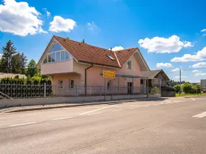 Apartments Lavric