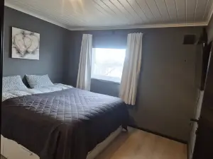 Newly Renovated House • 11 guests, 5 bedrooms