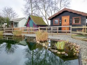 Seaways Glamping, Cedar