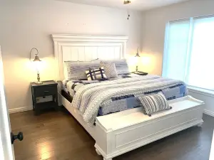 Gorgeous lake house with sandy beachfront. Welcome to Lost  World Landing