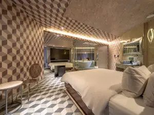 Pandora Hotel