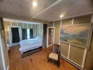 3BR House Plus Bonus 1BR Apt at The Rockbound House 1Hr to Acadia National Park