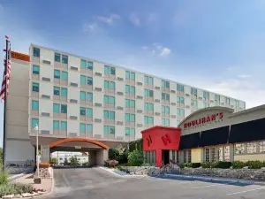 โรงแรม ฮอลิเดย์ อินน์ แมนฮัตตัน แอท เดอะ แคมปัส บาย IHG