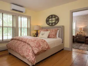 Deer Brook Inn