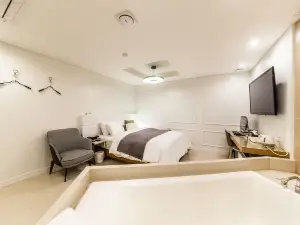 Habjeong Circle Hotel