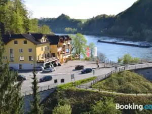 Gasthof Zur Donaubrücke