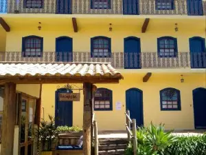 Pousada Luz do Sol, Com Piscina, Quartos Amplos e confortáveis No Centro de Carrancas