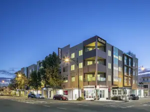 Quest Mawson Lakes