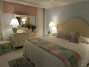 Magnificent Ocean Front. Beautiful Five-Star. Perfect, Quiet Get-Away.