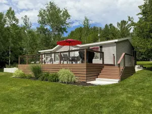 Riverside Cottage w/ 70' Private Dock - 5 Minutes From Town!