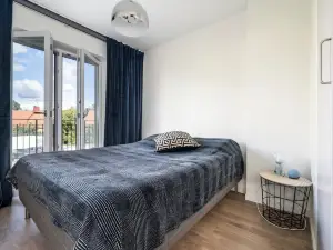 Central Apartment 5Min Drive to the Airport.