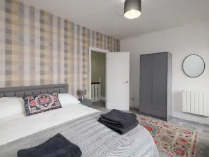 Spacious 3 Bedroom Home in Central Skewen