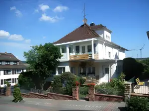 โรงแรม ชลอสมันน์