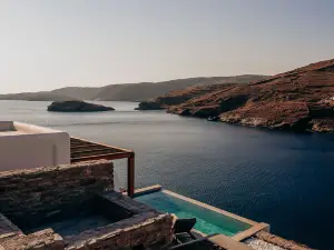 Ble Kythnos Suites