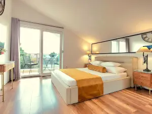Refresh Boutique Apartments