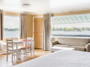 Capt. Thomson's Resort