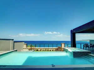 Luxury Oceanfront Villa Fully Staffed