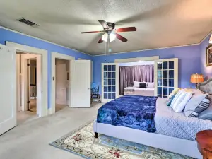 1920s Corsicana Home Group Getaway Near Downtown!